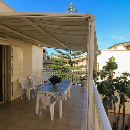 Casa Di Olga Accanto Al Mare Apartment *